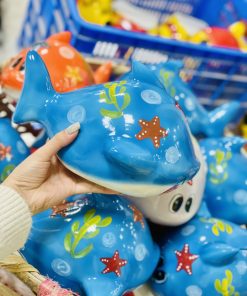 Baby shark màu xanh blue bằng gốm sứ dùng để đút tiền tiết kiệm_1