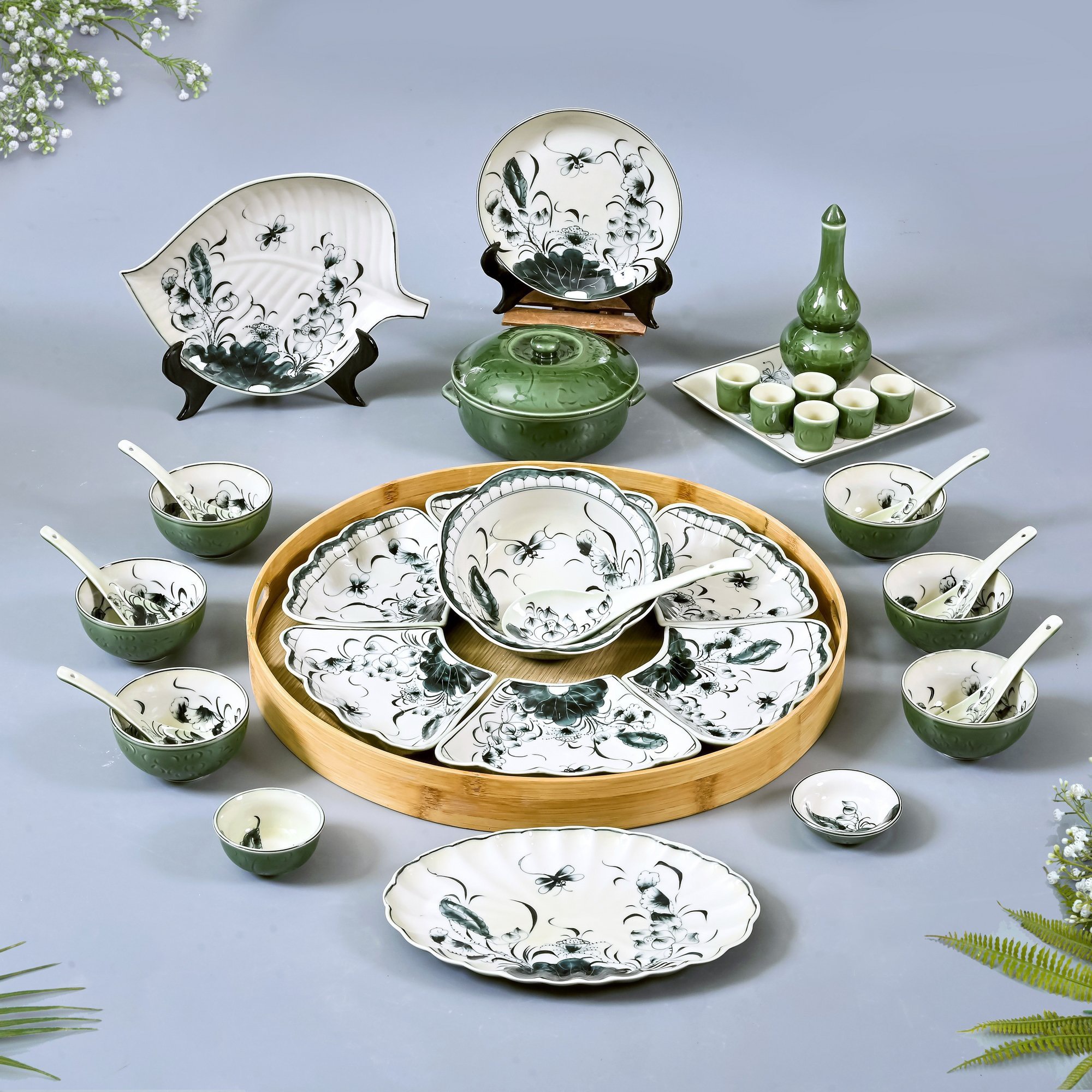 Bộ bát đĩa mặt trời sen chuồng xanh kèm phụ kiện